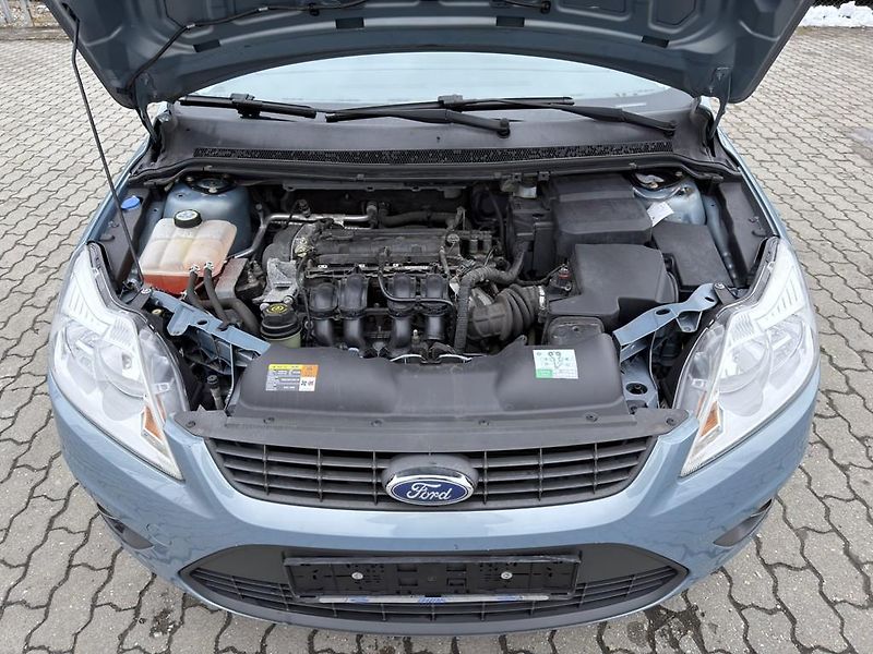 Ford Focus 1.6i 85 kW klima - fotka 12 z 15