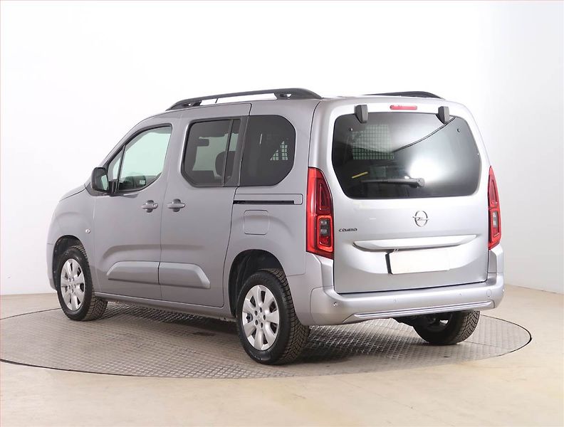 Opel Combo (2023) Elegance 1.5 CDTI, 5Míst, SR - fotka 4 z 18