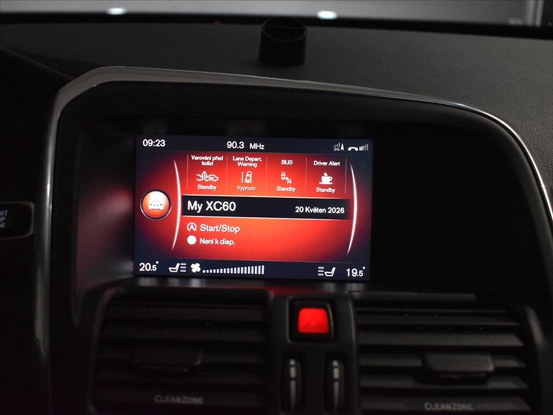 Volvo XC60 2,4 D4 AWD SUMMUM Bezklíč,BLIS - fotka 20 z 23
