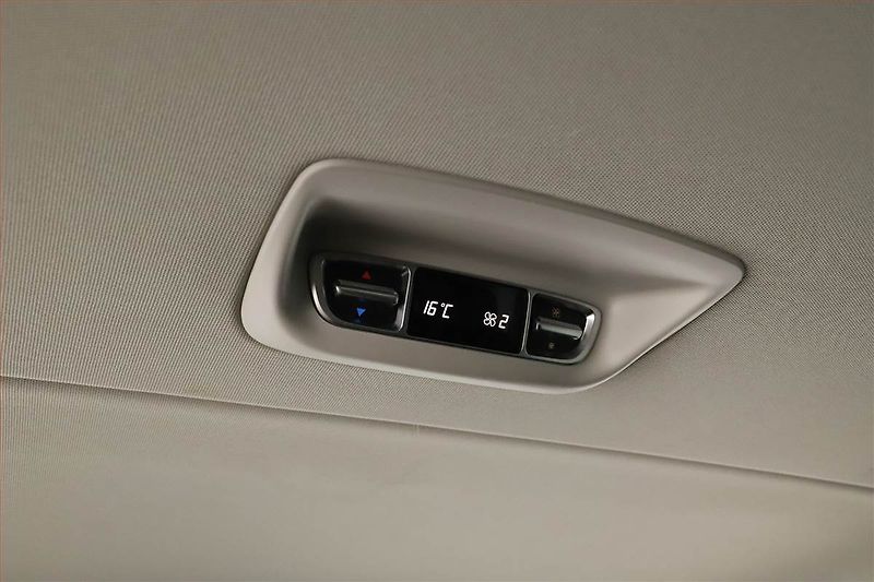 Mercedes-Benz Třídy V (2019) 300 d 4MATIC, ČR, DPH - fotka 24 z 26