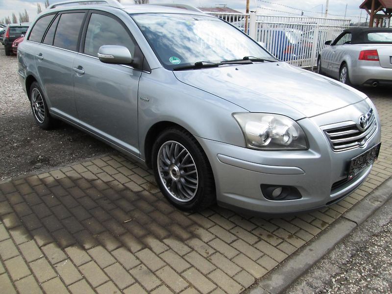 Toyota Avensis (2008) 2,2  130 KW - fotka 3 z 24