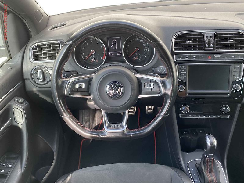 Volkswagen Polo (2015) 1.8 TSi, GTi, DSG, LED, navi - fotka 11 z 18