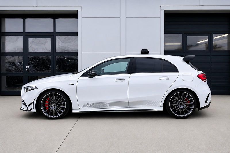 Mercedes-Benz Třídy A 35 AMG 4M EDITION 55 - fotka 3 z 29