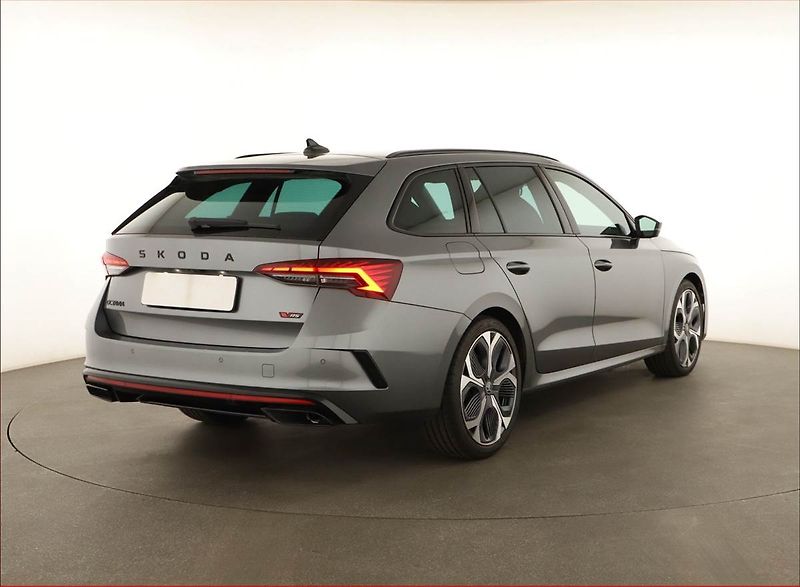 Škoda Octavia (2025) RS 2.0 TSI, RS 2.0TSI 195KW - fotka 5 z 17