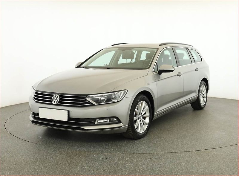 Volkswagen Passat (2015) 2.0 TDI, Navi, Tempomat - fotka 2 z 18