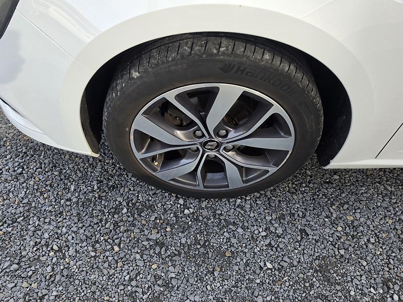 Renault Mégane 1.6 i Limited Xenon  - fotka 8 z 20