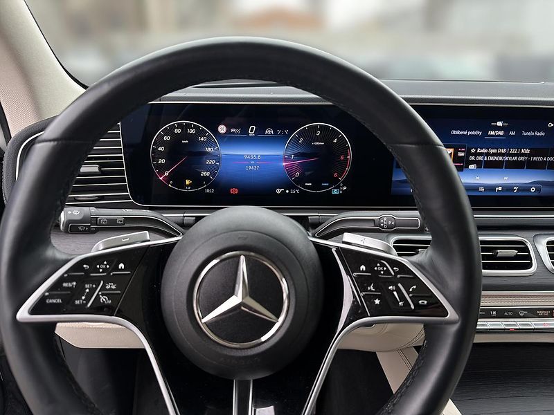 Mercedes-Benz GLE 450d 4MATIC - fotka 10 z 18