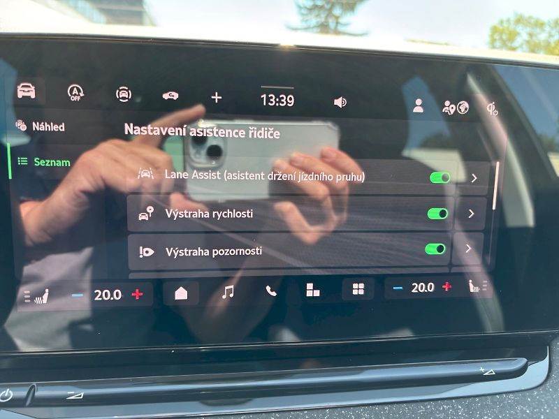 Škoda Octavia (2024) Top Selection 1.5 TSI DSG M-HE - fotka 13 z 34