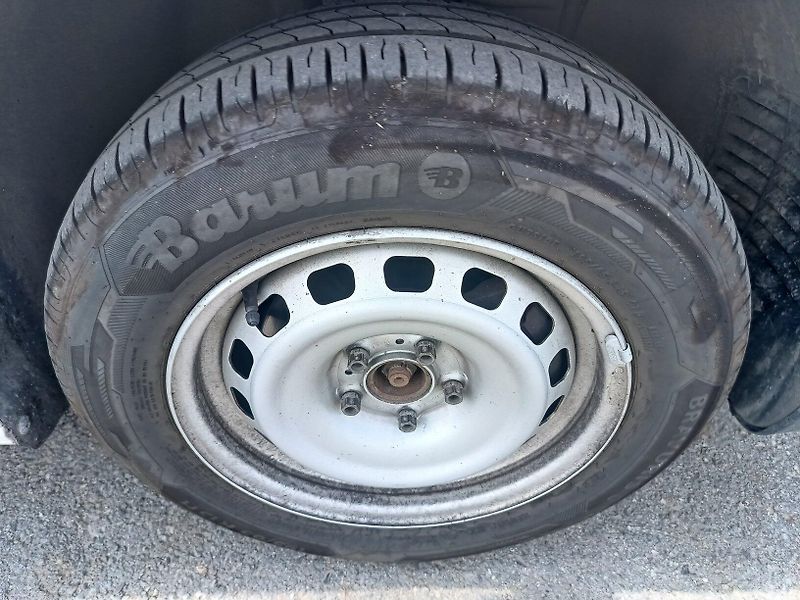 Opel Combo 1.5 CDTi - fotka 16 z 32