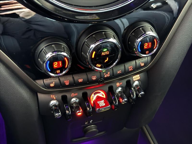 Mini Countryman 2,0   JCW,ALL4,225KW,ČR,F60 - fotka 24 z 34
