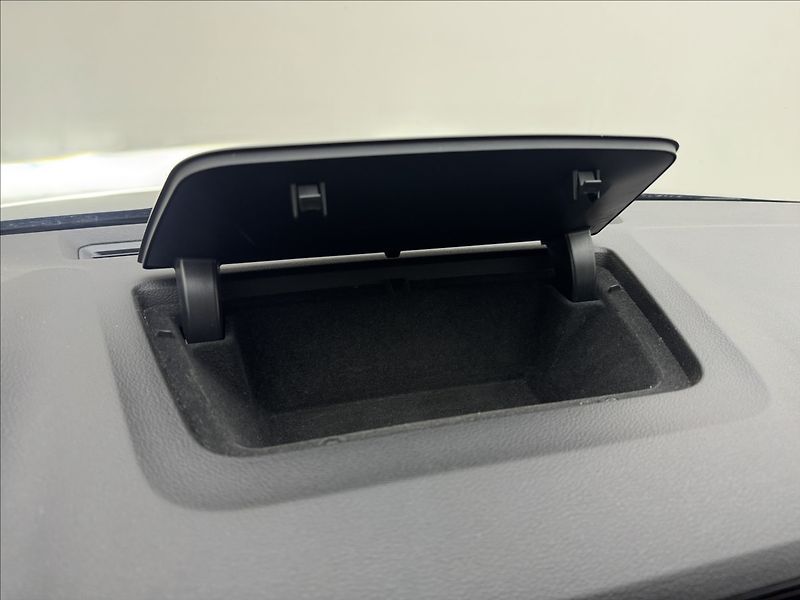 Škoda Karoq 1,6 DSG ACC STYLE+ NAVI KAMERA - fotka 13 z 39