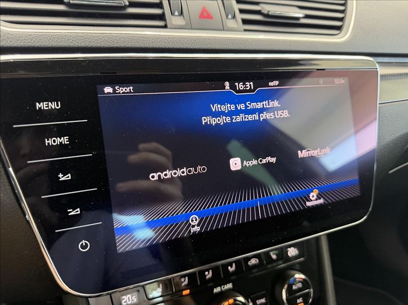 Škoda Superb 2,0 TDi, Sportline, Navi, DSG - fotka 27 z 36