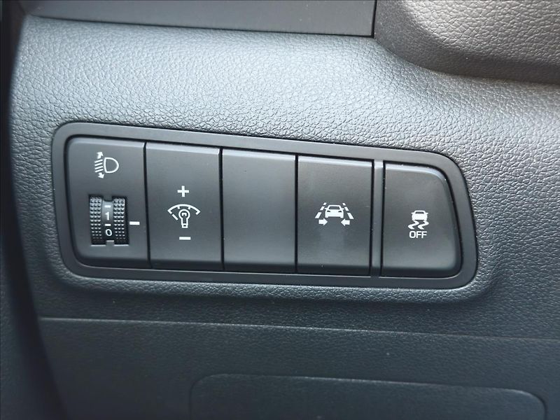 Hyundai Tucson 1,7 CRDi Welcome Style - fotka 18 z 23