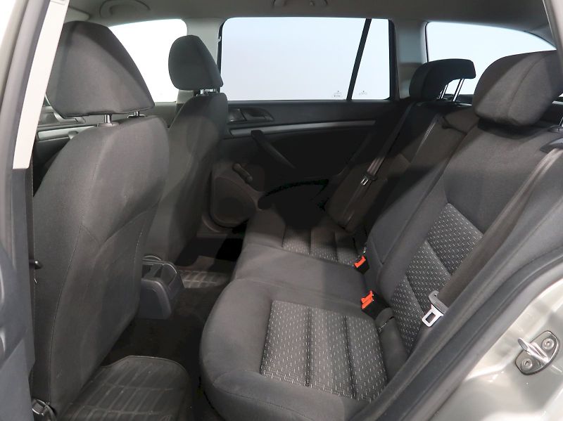 Škoda Octavia (2012) TOUR 1.6MPI 75KW - fotka 15 z 24