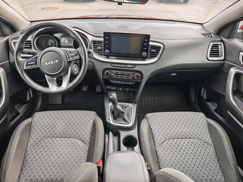 Kia Ceed SPIN 1,5 T-GDi - fotka 10 z 21