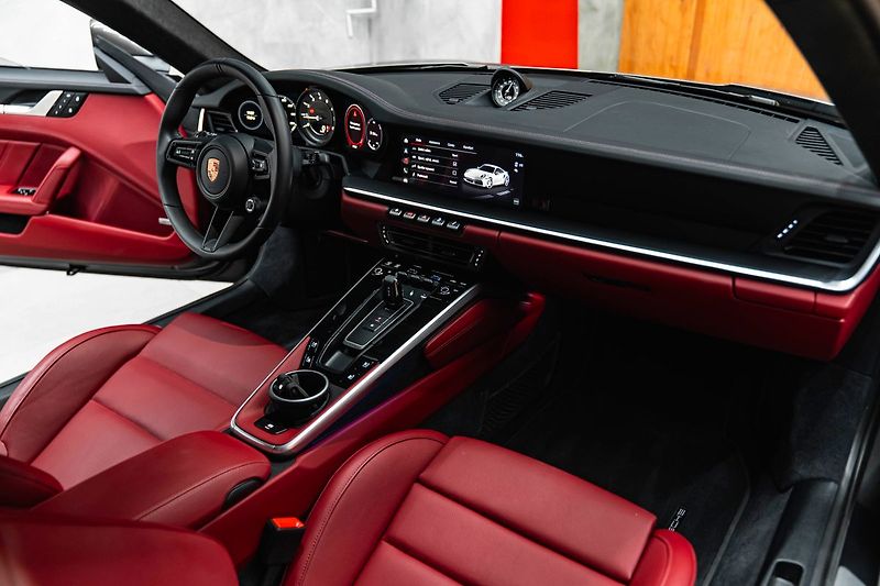 Porsche 911 Turbo, BOSE, ACC, VÝFUKY, MATR - fotka 9 z 20