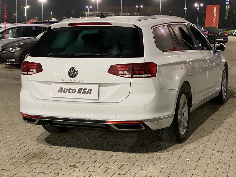 Volkswagen Passat (2021) 2.0TDi, ČR, Elegance, DSG - fotka 4 z 18