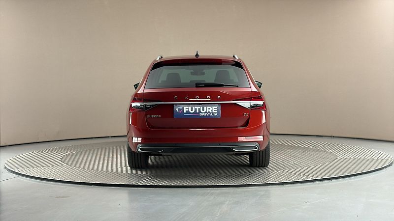 Škoda Superb 1.4 TSI iV DSG L&K Combi - fotka 5 z 37