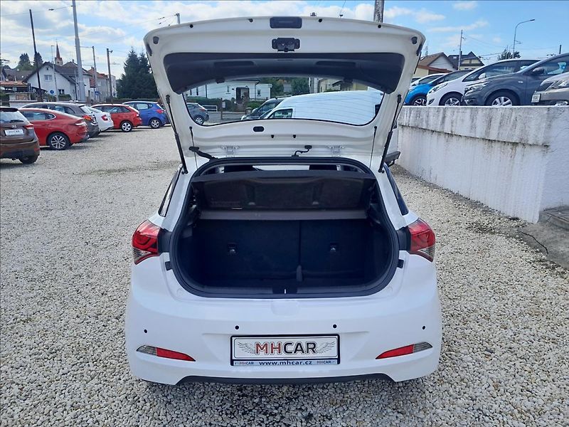 Hyundai i20 1,25i 16V 55kW - fotka 23 z 45