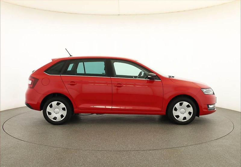 Škoda Rapid (2017) Spaceback 1.0 TSI, Serv.kniha - fotka 6 z 17