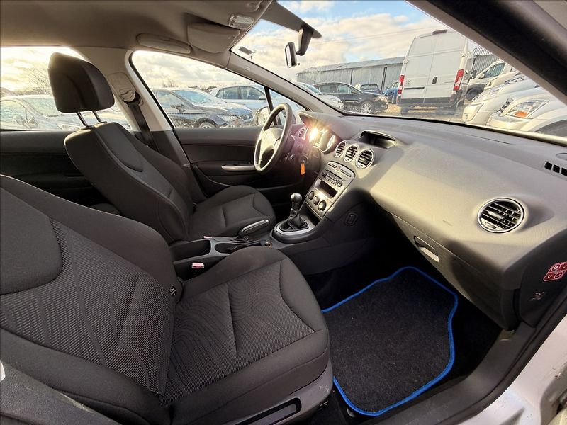 Peugeot 308 1,4 16V KLIMA - fotka 21 z 23