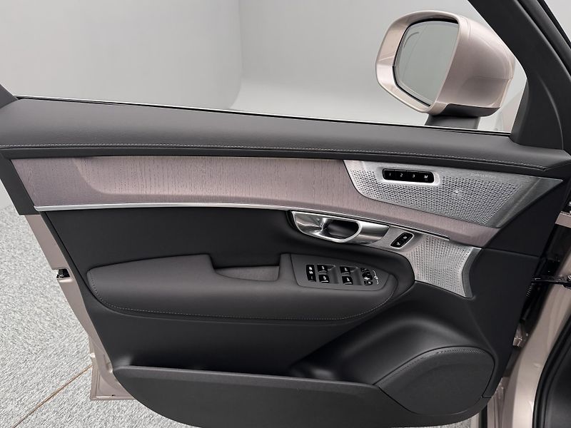 Volvo XC90 (2026) B5 AWD AUT BRIGHT ULTRA 7míst - fotka 7 z 29