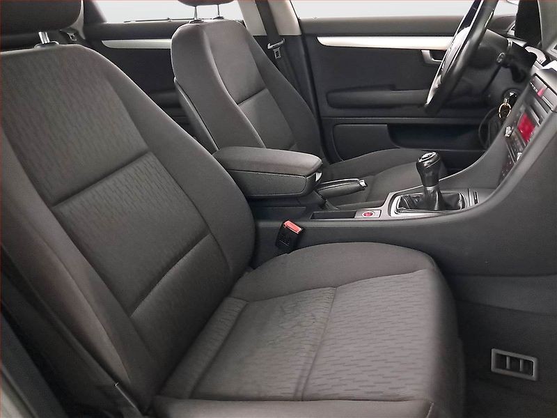 Audi A4 (2007) 2.0 TDI, nová STK - fotka 9 z 17