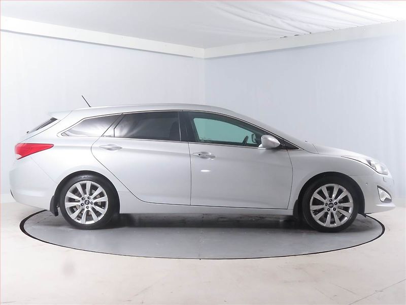 Hyundai i40 (2012) Premium 1.7 CRDi, ČR,1.maj - fotka 6 z 19