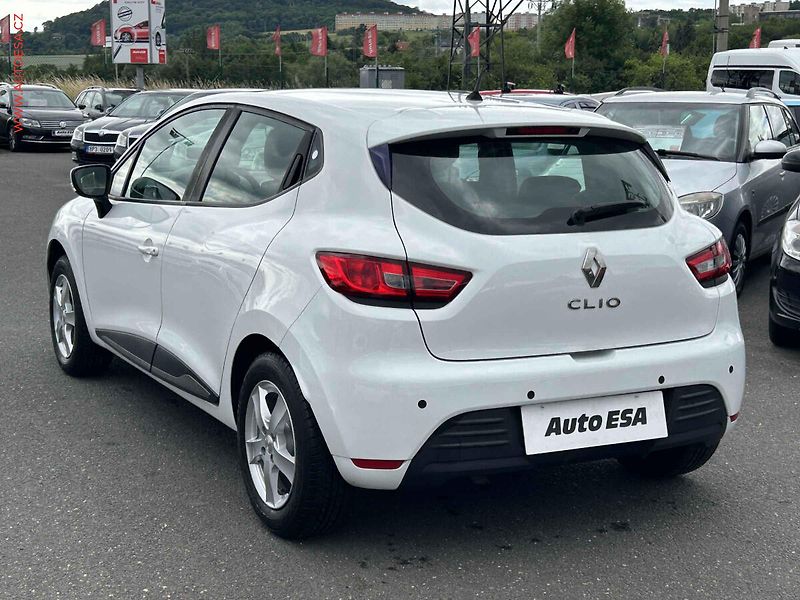 Renault Clio (2016) 1.2i, 1.maj,ČR, servis.kniha - fotka 6 z 17