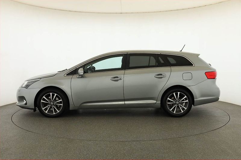 Toyota Avensis (2013) 2.2 D-4D, Automat, Navi - fotka 3 z 17