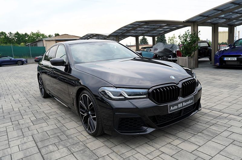 BMW Řada 5 M550i xDrive/Lasery,HUD/530PS - fotka 8 z 44