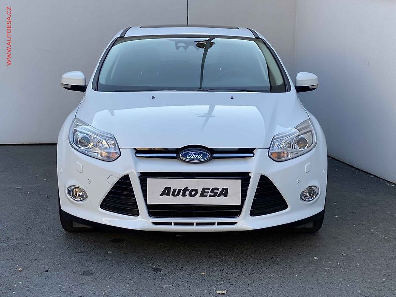 Ford Focus (2014) 1.0 EB, Titanium, bixen, navi - fotka 2 z 19