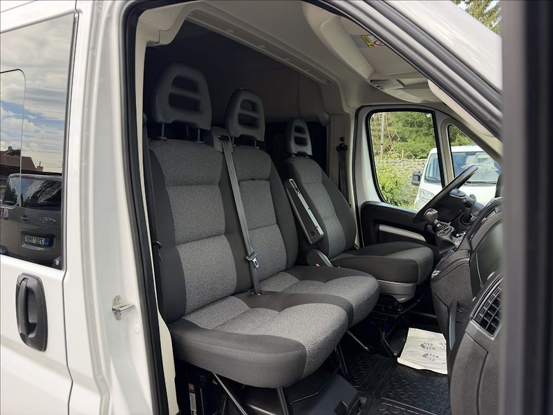 Fiat Ducato 2.3 L3H2 9 Míst - fotka 8 z 17