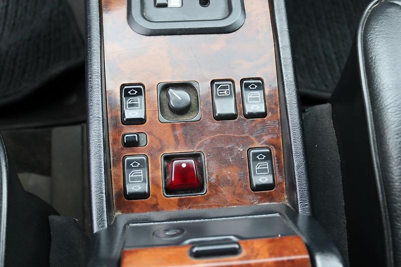 Mercedes-Benz 124 E320 CABRIO 162kW - fotka 31 z 50