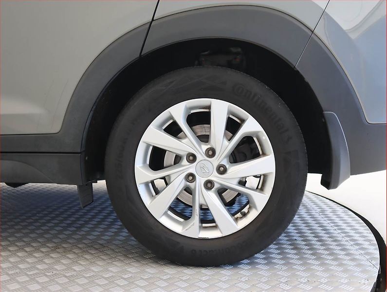 Hyundai Tucson (2020) 1.6 T-GDI, Automat, Serv.kniha - fotka 15 z 20