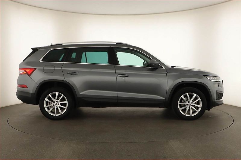 Škoda Kodiaq (2023) 2.0 TDI - fotka 6 z 19