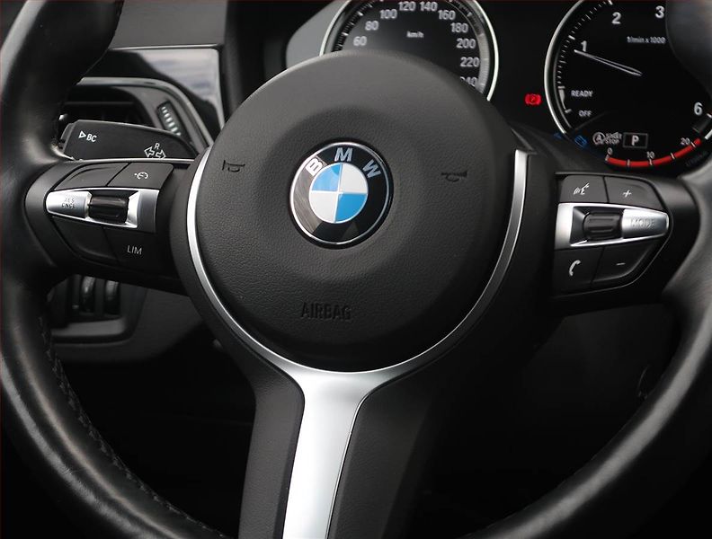 BMW X1 (2022) M Sport xDrive18d, M-Paket - fotka 26 z 27