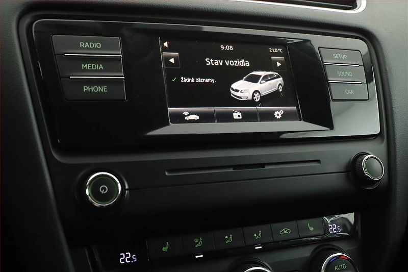 Škoda Octavia (2014) 1.6 TDI, Tempomat - fotka 13 z 17