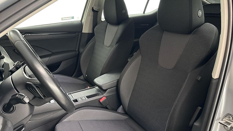 Škoda Octavia 2.0 TDI DSG Ambition - fotka 15 z 26