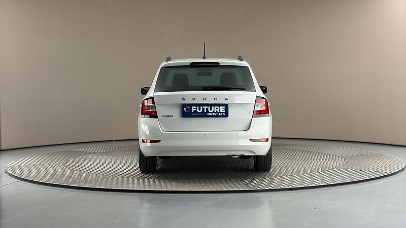Škoda Fabia 1.0 TSI Ambition Combi - fotka 5 z 23