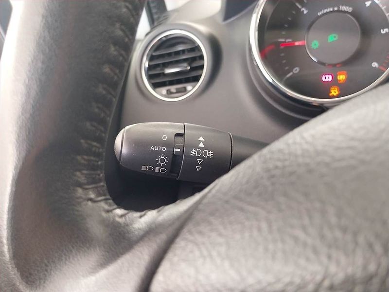 Peugeot 3008 (2015) Active 1.6 HDi, Tempomat - fotka 16 z 19