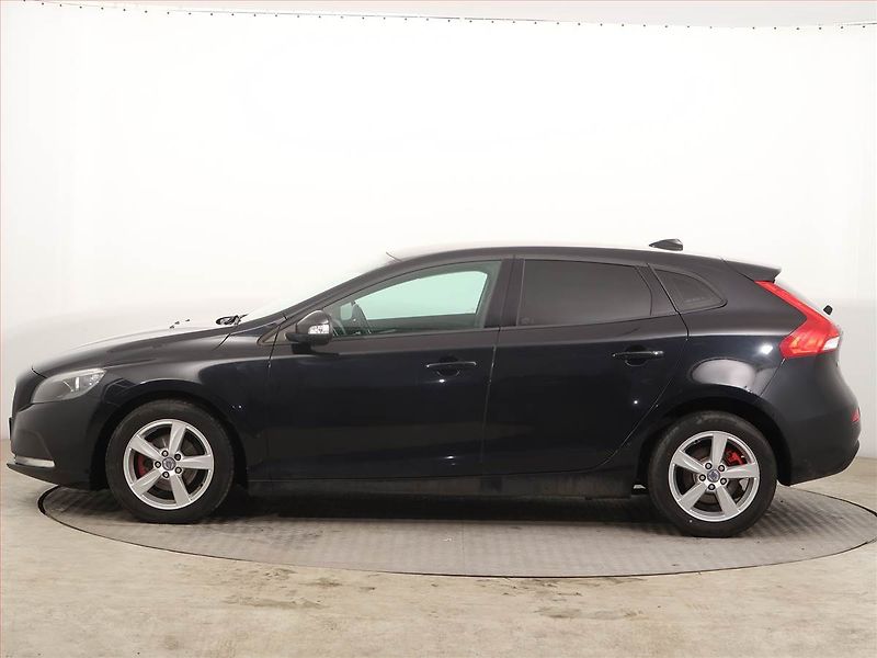 Volvo V40 (2014) 1.6 D2, Serv.kniha, Navi - fotka 3 z 14