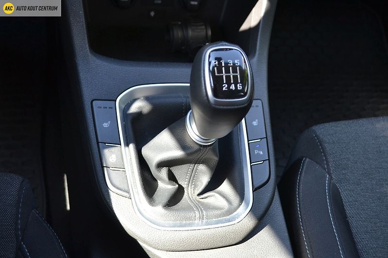 Hyundai i30 1.0T-GDI SMART ALU16 - fotka 22 z 49