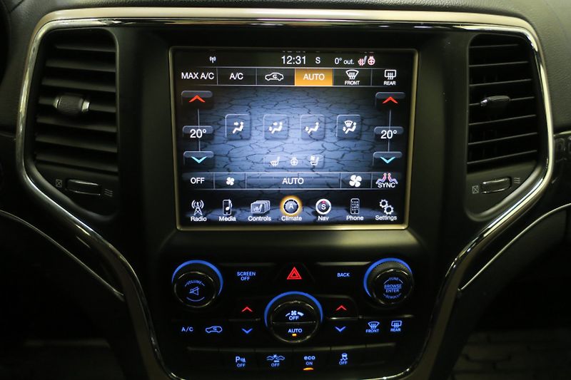 Jeep Grand Cherokee (2016) 3.0TD V6 140 kW ČR VZDUCH - fotka 30 z 50