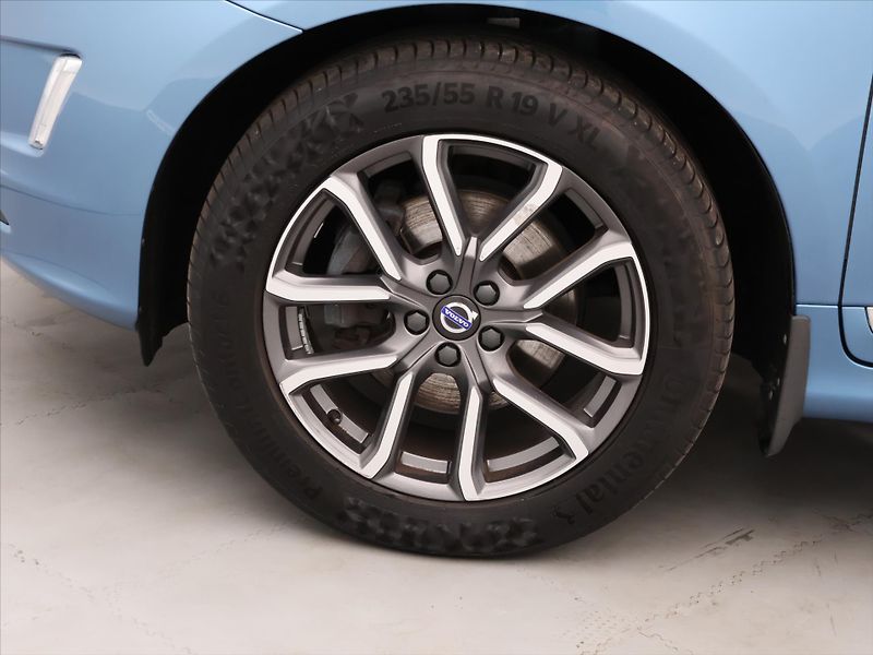 Volvo XC60 2,4 D5 169kW CZ Inscription - fotka 23 z 30