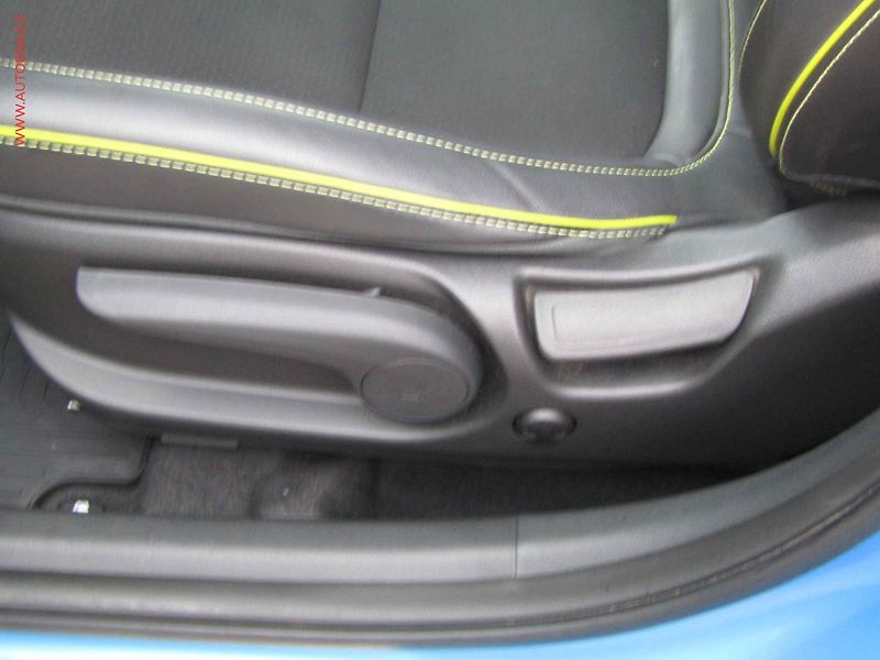 Hyundai Kona (2020) 1.6 T-GDi, 1.maj,ČR, AT - fotka 11 z 21