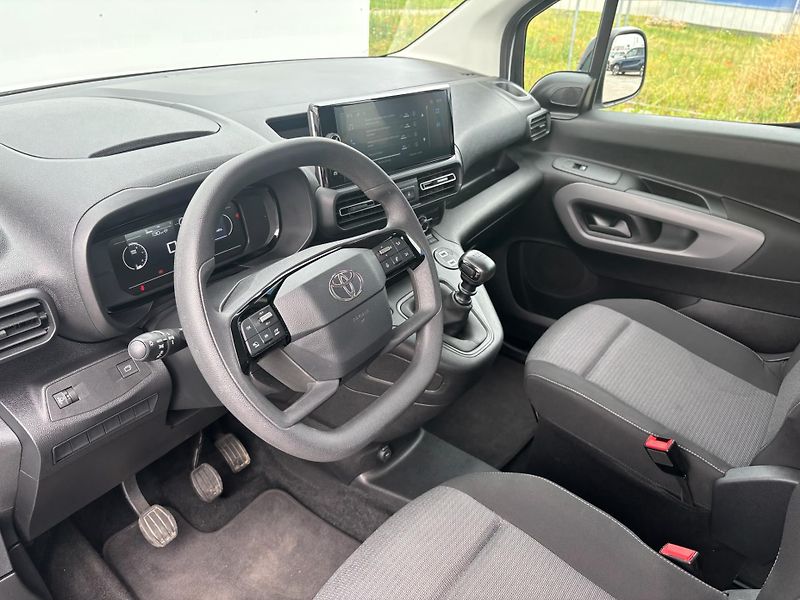 Toyota ProAce City Verso 1.2T 110k Short Business - fotka 10 z 22