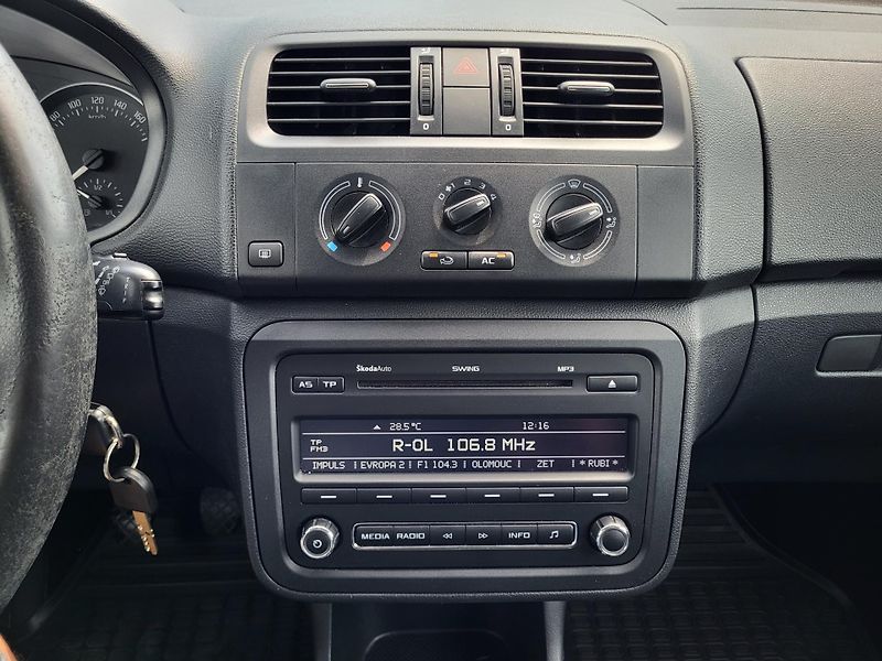 Škoda Roomster 1.2 TSI 63kW AMBIENTE - fotka 12 z 43