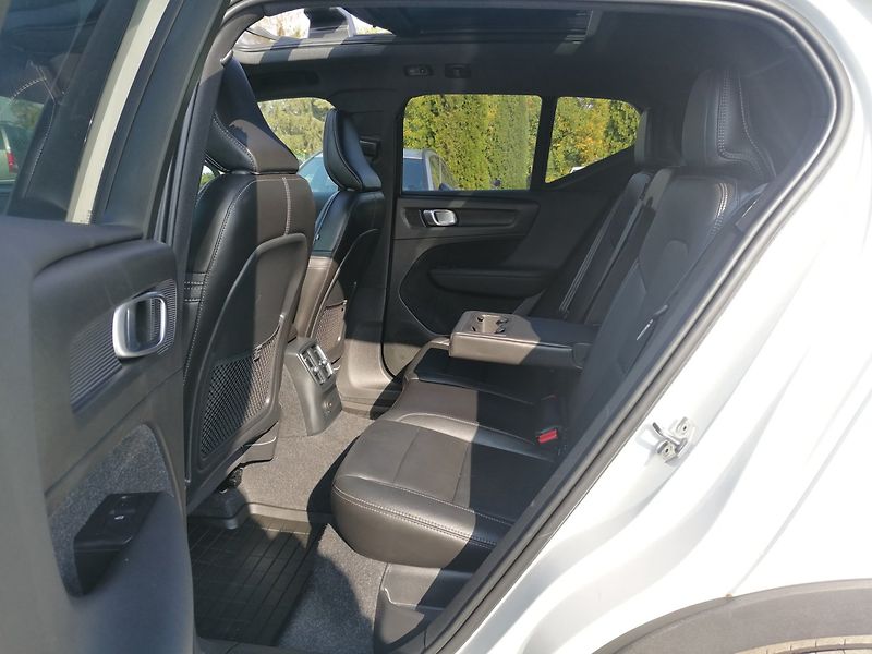 Volvo XC40 (2020) 1.5 T5 PHEV R-DESIGN 192kW - fotka 11 z 41