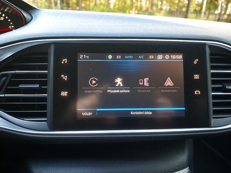 Peugeot 308 (2018) - fotka 14 z 21